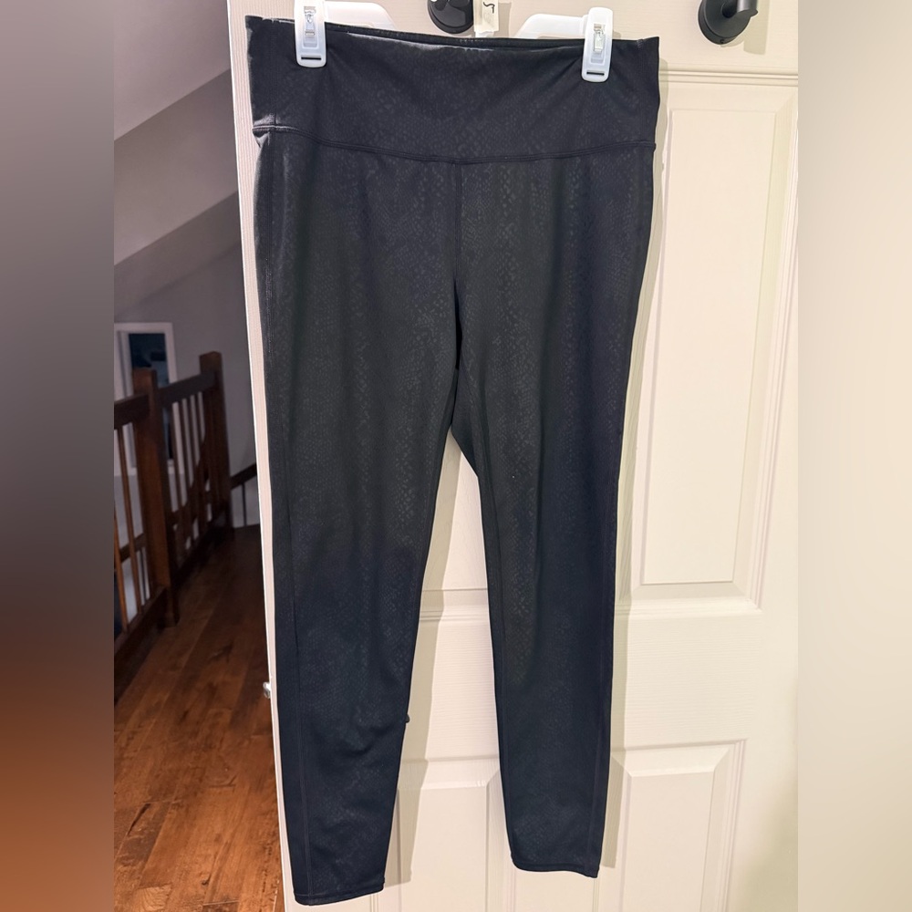 Athleta Black Leggings with charcoal design